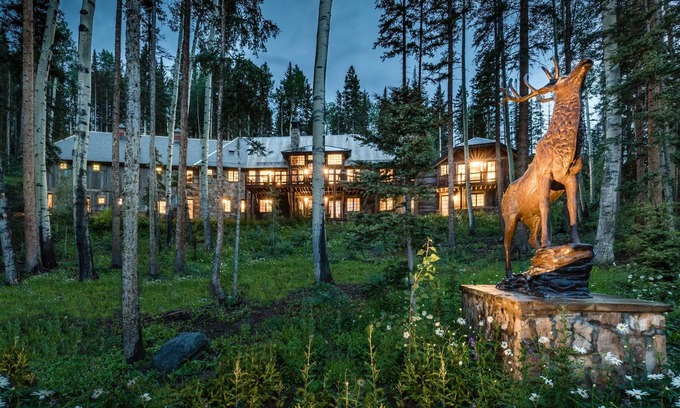 Telluride House | TWIN ELK- Luxury Estate, Game Room, Hot Tub, Easy ski Access
