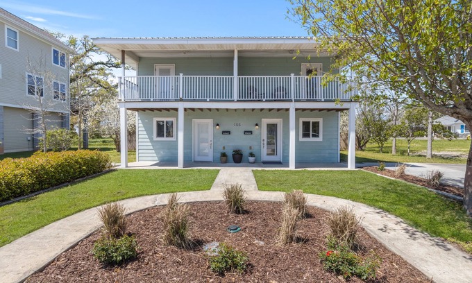 Gulfport House | Twin Palms dual townhome at Gulfport Beach