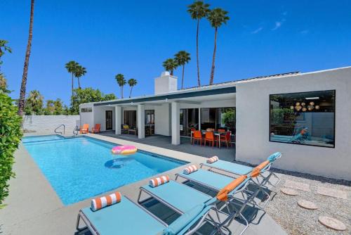 Twin Palms House | Twin Palms Tranquility by Oranj Palm