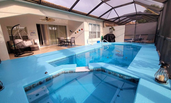 Fort Myers Villa | Twin Villa Pool home with spa in Colonial Country Club.