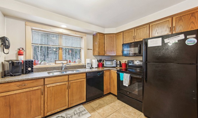 North Creek House | Twister 68i - Mountain Retreat With Stunning Views 3 Bedroom Townhouse by The Summit at Gore Mountain