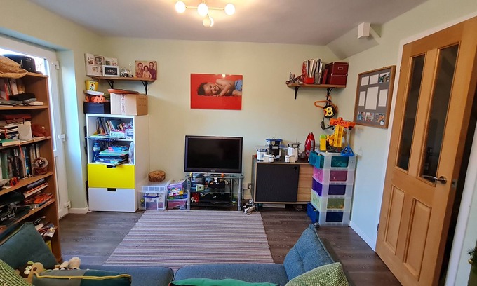 Collier's Wood House | Two bed house priv drive, garden, 10 min walk 2 tube, 20 min tube 2 city centre,