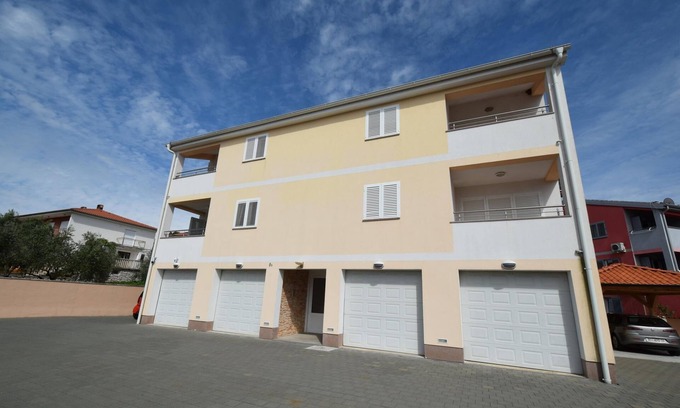 Barusici Apartment | Two bedroom apartment with terrace Barušići, Krk (A-19369-a)