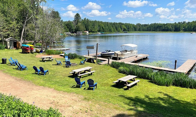 Eagle River Cabin | Two bedroom cabin on beautiful Catfish Lake of the Eagle River Chain of Lakes