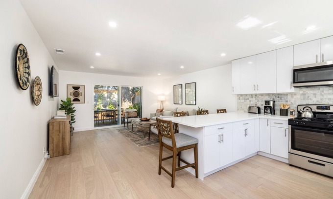West Mesa Condo | Two Bedroom Home Near Beach (Santa Barbara)