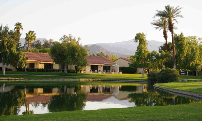 Palm Desert Villa | Two bedroom, two bathroom villa with stunning golf course and mountain views