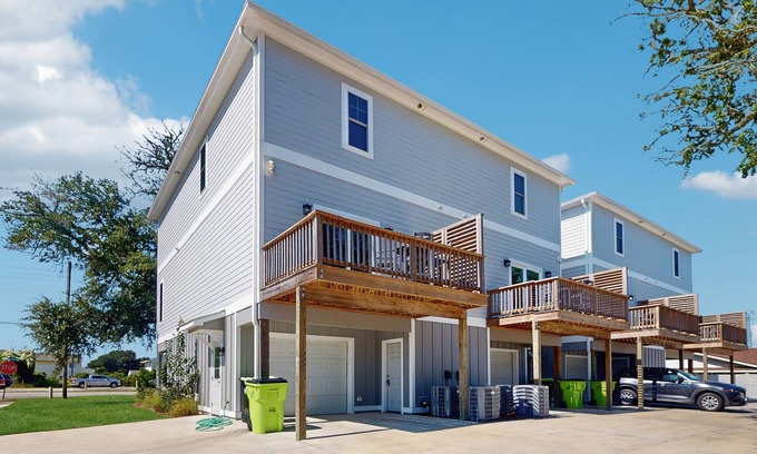 Morehead City House | Two bright townhomes in the heart of the action with fast WiFi, W/D & balcony