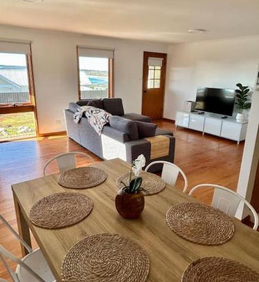 Emu Bay House | Two Buoys Beach Shack