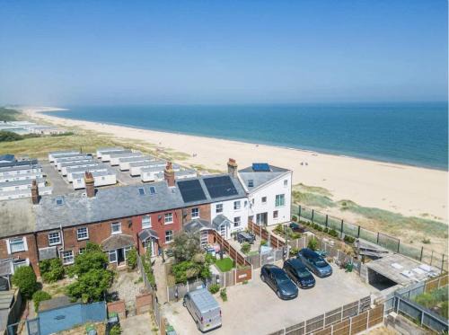 Caister-on-Sea House | Two Coastguard Road Cottage