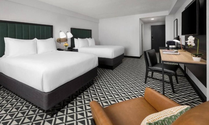 Brookline Hotel | Two Double Beds Interior at Arcadian Hotel! Near Boston Marathon Route!