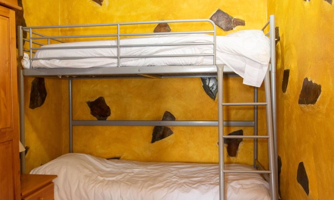 Las Palmas de Gran Canaria Apartment | Two-bedroom apartment 10 minutes walk from the historic center.