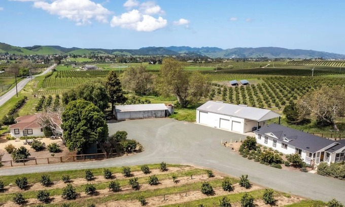 San Luis Obispo House | Two homes on 41 acres! Sleeps up to 18