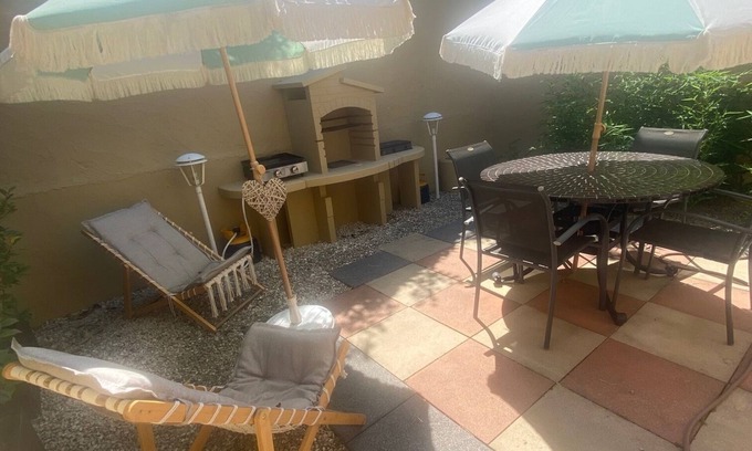 Pegomas Apartment | Two-room apartment Quietly situated in a private estate with garden, 8 km from the sea