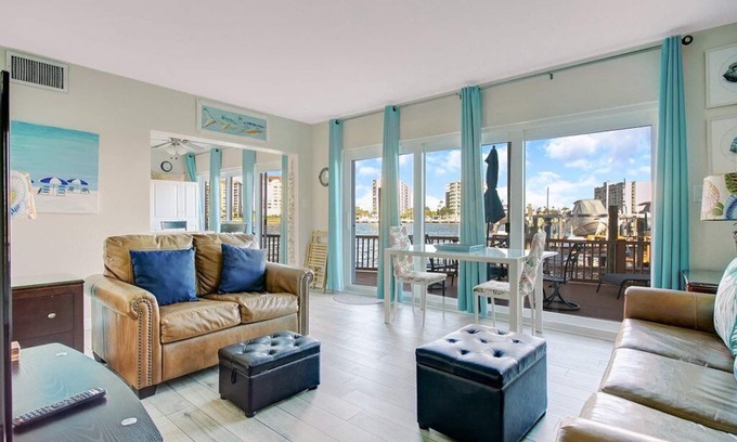 Bay Esplanade Condo | Two Story Waterfront Suite