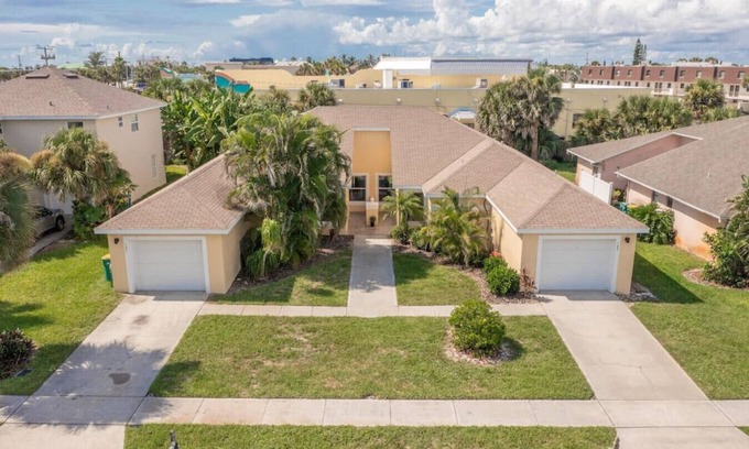 Indialantic House | Two Unit Beach Themed Duplex - Walk to the Beach - 6/4