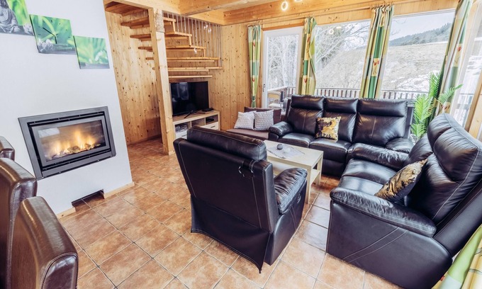 Sankt Georgen am Kreischberg Ski Chalet | Typical Austrian house with sauna and whirlpool