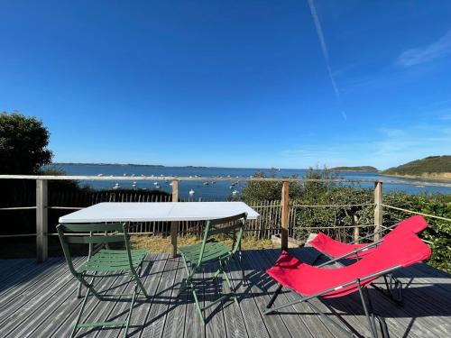 Plouezec House | Ty Lazo: Sérénité en bord de mer, havre de paix.