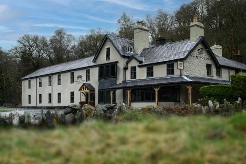 Gwynedd- Snowdonia Hotel | Tyn-y-Coed Inn
