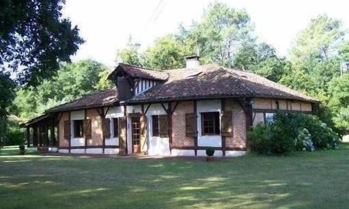 Linxe House | Typical house from the Landes