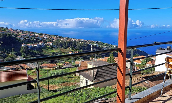 Lombo do Doutor House | Typical Madeira Orchid House