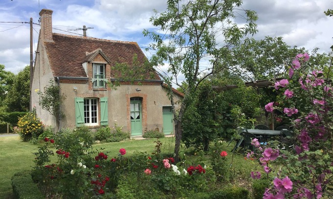 Gy-en-Sologne House | Typical Solognote house renovated in a flowery and wooded setting