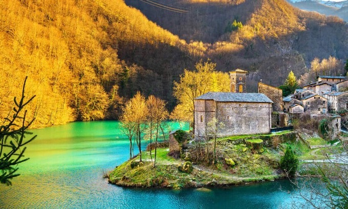 Strettoia House | Typical Stone farmhouse surrounded by the green hills, only 7 km from the sea