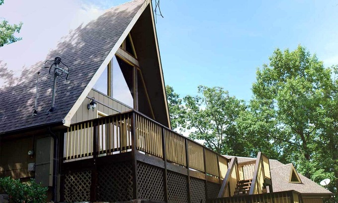 Chalet Village Cabin | Tyrolea Lodge - Graduation and Summer time = Family Gatherings!