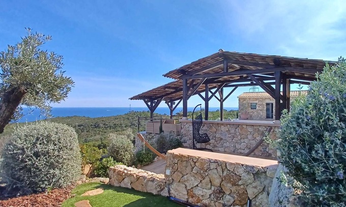 Sari-Solenzara House | U CASEDDU- PRIVATE HEATED POOL- AIR CONDITIONING-WIFI