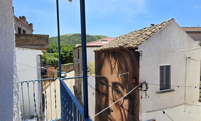 Castel Morrone Hotel | 'U Fusar