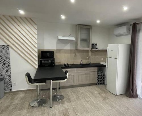 Aleria Apartment | U Secondu Appart neuf spacieux au calme