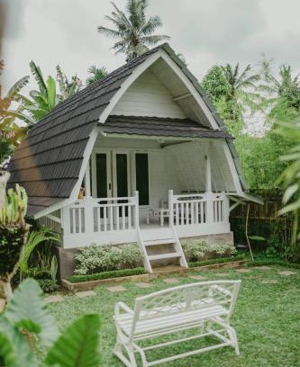 Ubud Bed & Breakfast | Ubud White Cottage