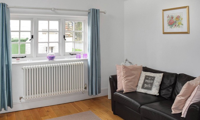 Scaynes Hill Cottage | UK46354 - Old Chimneys Cottage