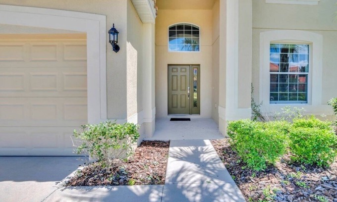 Sunridge Woods Villa | Ultimate 6 Bedroom 5 Bathroom Resort Home With Pool 12 Minutes From Disney