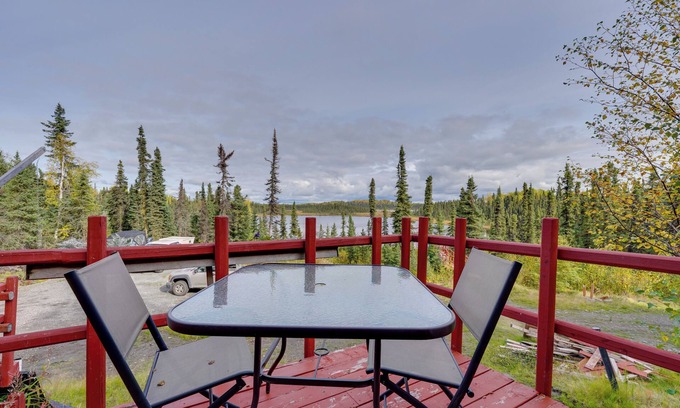 Ridgeway Apartment | Ultimate Alaskan Retreat: Lakefront Soldotna Cabin