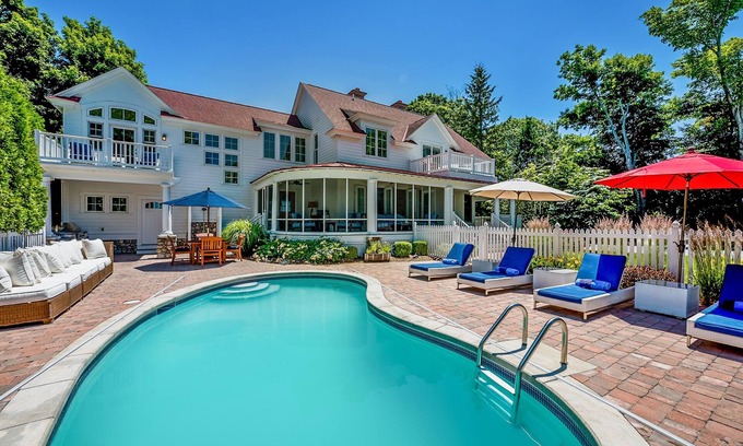 South Haven Cottage | Ultimate Lakefront Retreat with Private beach and Kayak Launch in South Haven!