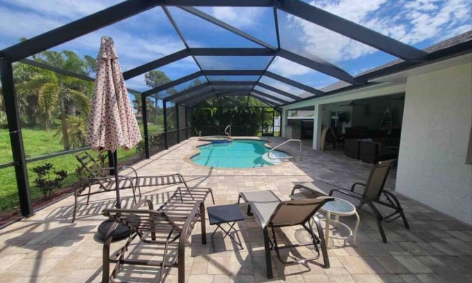 Broadmoor House | Ultimate Luxury: Spa/Pool/Outdoor Kitchen/Firepits