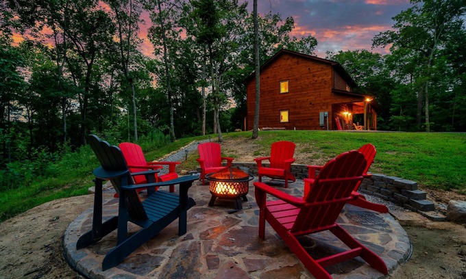 Sevierville Cabin | Ultimate Privacy! Hot Tub and Fun Game Room