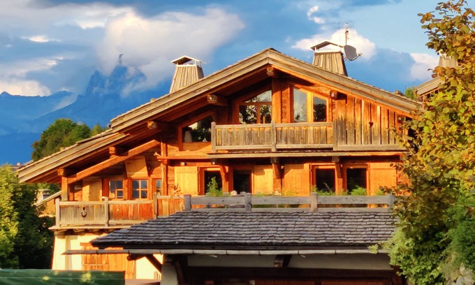 Le Planellet Ski Chalet | Ultra-cozy chalet in the heart of Megève (sleeps 12)