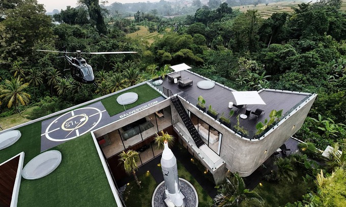 Babakan Villa | Ultra Luxury Space Themed Rocket Villa