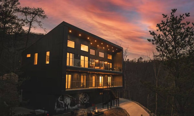 Lake Lure House | Ultra-Modern Mountain Luxury Retreat on Lake Lure | Sleeps 12+