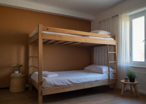 Santa Maria House | Umweltfreundliches Gemütliches Etagenbett Zimmer mit Privatem Bad Nähe Flughafen