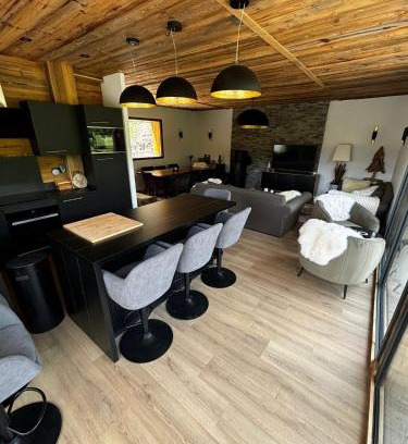 Les Claux Ski Chalet | Un Écrin de Sérénité Face aux Montagne chalet nathalya