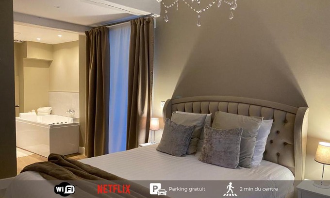 Saint-Aquilin-de-Pacy Bed & Breakfast | UN COCON EN VILLE - chambre SPA chic et élégante