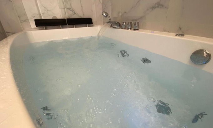 Gare-Jouvenet Apartment | Un instant de détente - studio balnéo