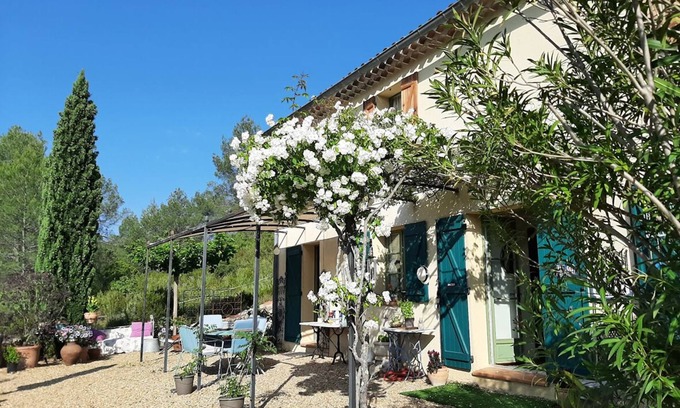 Correns Other | Un mas en Provence Verte Pour les Amoureux de la Nature. Animaux Bienvenus !