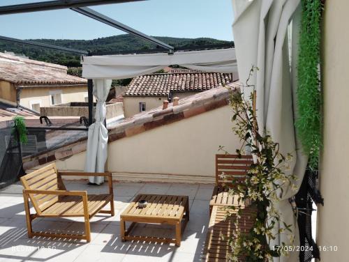 Apt Apartment | Un nid sur les toits avec terrasse