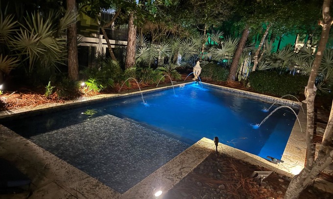 Forest District House | Under New Management |Pet Friendly | new golf cart & bikes included| Sleeps 8