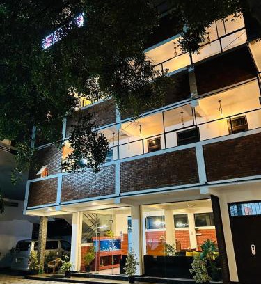 Seeduwa - Katunayake Apartment | Unic Residence And Transit Hotel