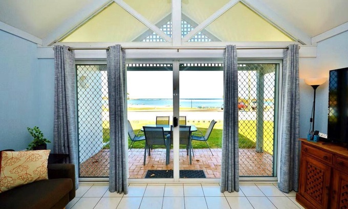 Kalbarri Apartment | Uninterrupted views of Murchison River and ocean 2