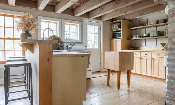 Hudson House | Union Cottage - One Block from Warren St